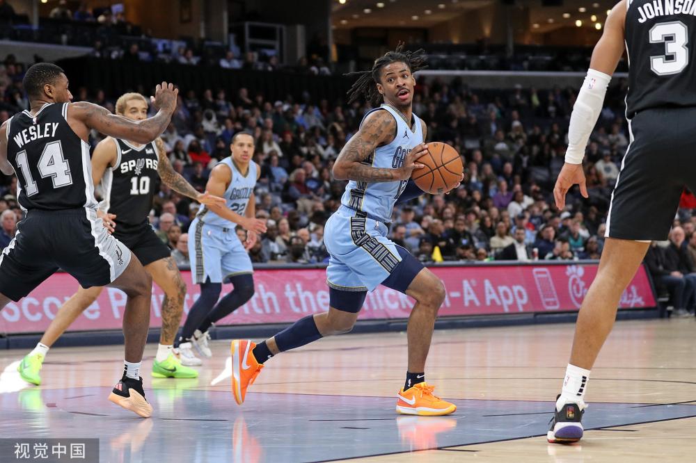 位居队内前 位居队内前